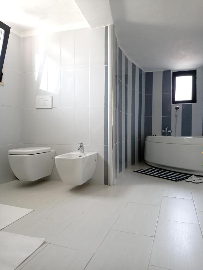 Marina Piccola Apartment Bari Buitenkant foto